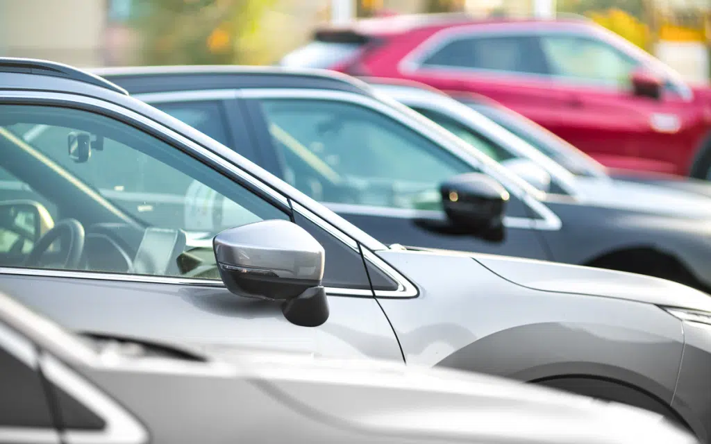 Comparativa entre coches con carnet y sin carnet
