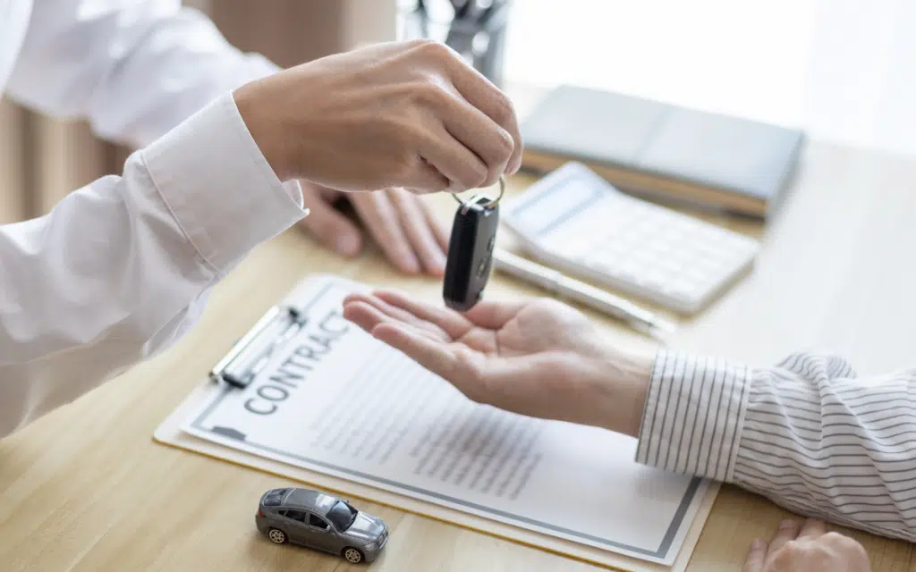 Guía para Comprar un Coche sin Carnet de Segunda Mano: Recomendaciones y Proceso de Transferencia